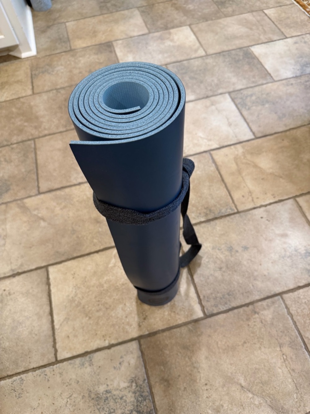 Lululemon Blue Yoga Mat - Picture 5 of 6